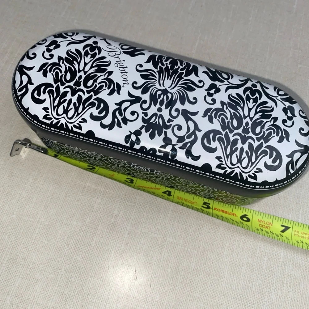 BRIGHTON‎ Black & White Filigree SUNGLASSES Eyeglasses Storage CASE Tin EMPTY